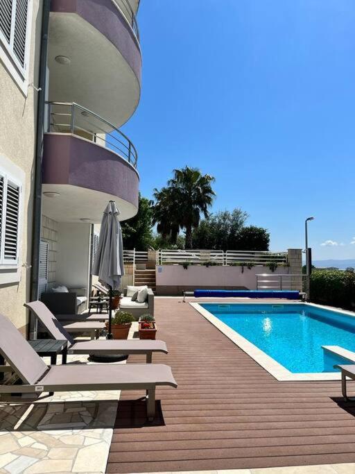 Blue Apartment With Shared Pool Сплит Экстерьер фото